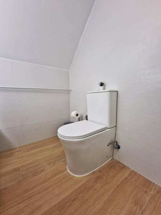 Encantador Duplex Para 6 A 1 Minuto De La Playa 贝纳尔马德纳 外观 照片