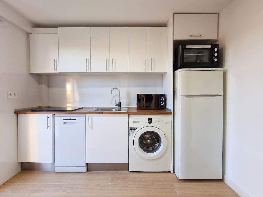 Encantador Duplex Para 6 A 1 Minuto De La Playa 贝纳尔马德纳 外观 照片