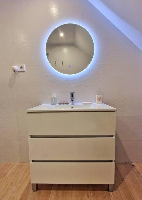 Encantador Duplex Para 6 A 1 Minuto De La Playa 贝纳尔马德纳 外观 照片