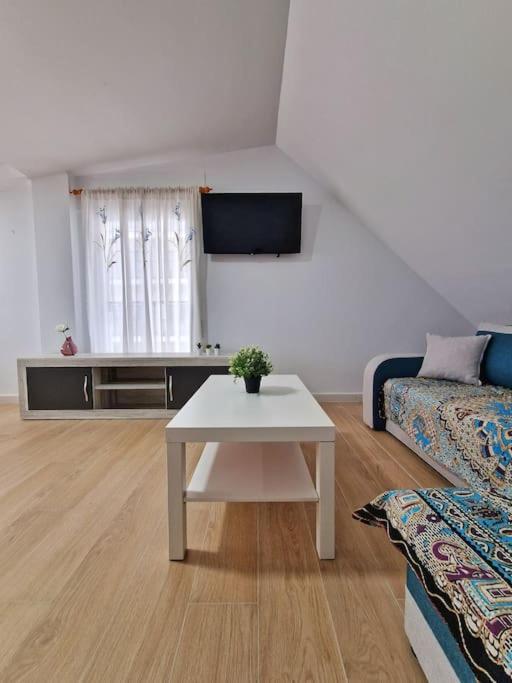 Encantador Duplex Para 6 A 1 Minuto De La Playa 贝纳尔马德纳 外观 照片