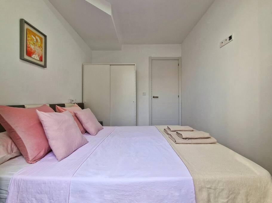 Encantador Duplex Para 6 A 1 Minuto De La Playa 贝纳尔马德纳 外观 照片